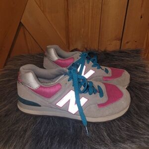 New Balance 574 Rugged Oasis Womens Size 9 1/2